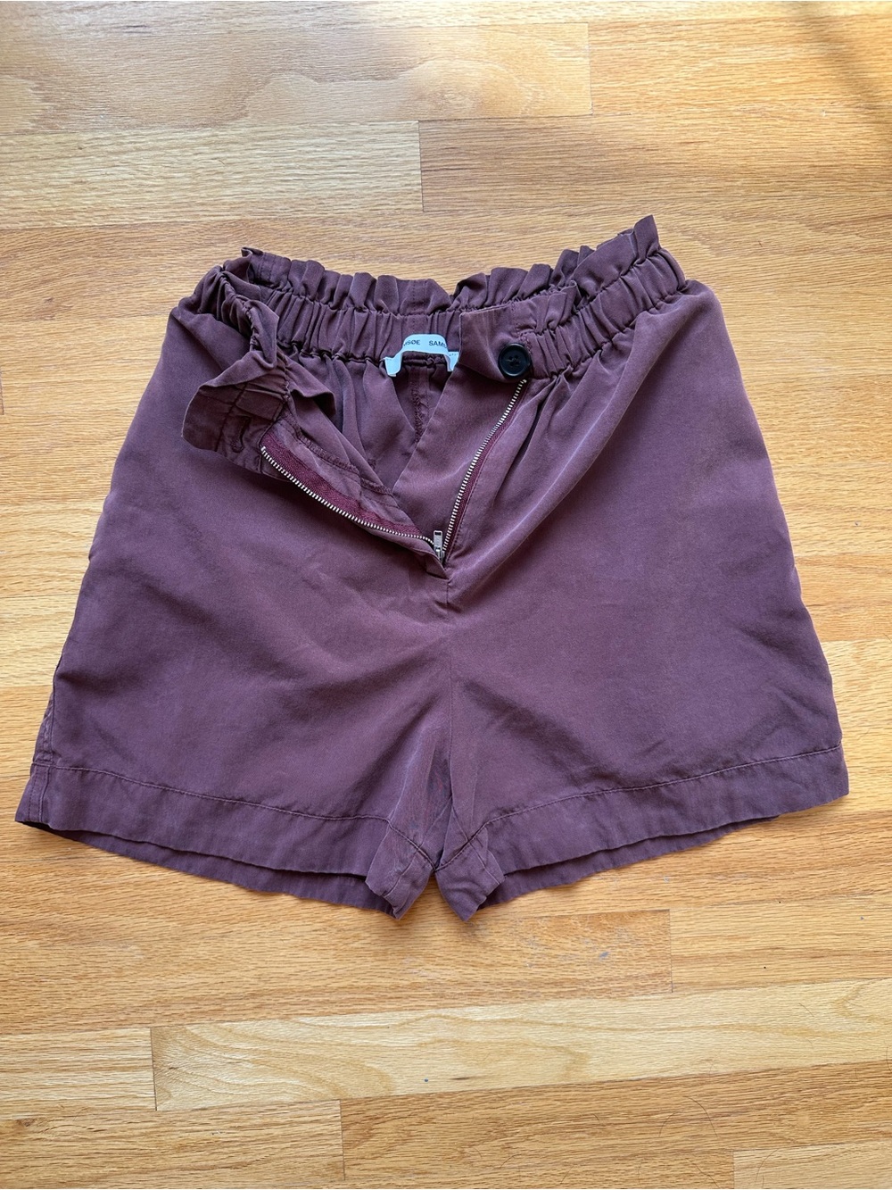 SAMSOE High-Waist Paperbag Maroon Shorts